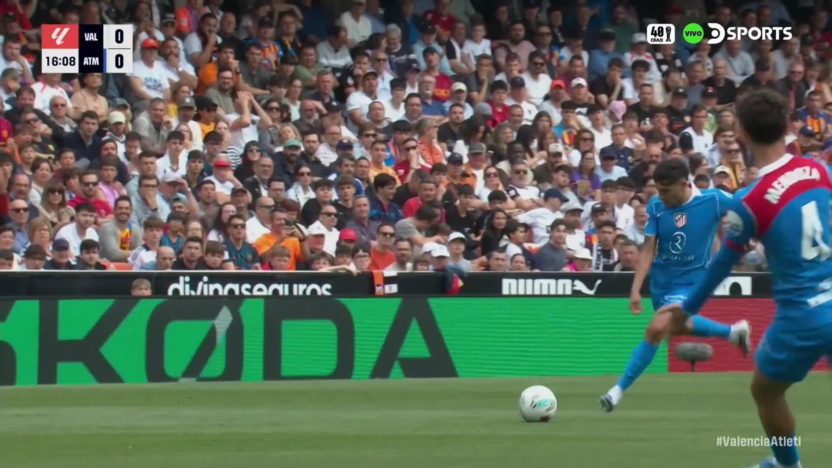 Nahuel Molina y los tiros de larga distancia. Esperen al segundo, era PUSKÁS. 🤯🇦🇷