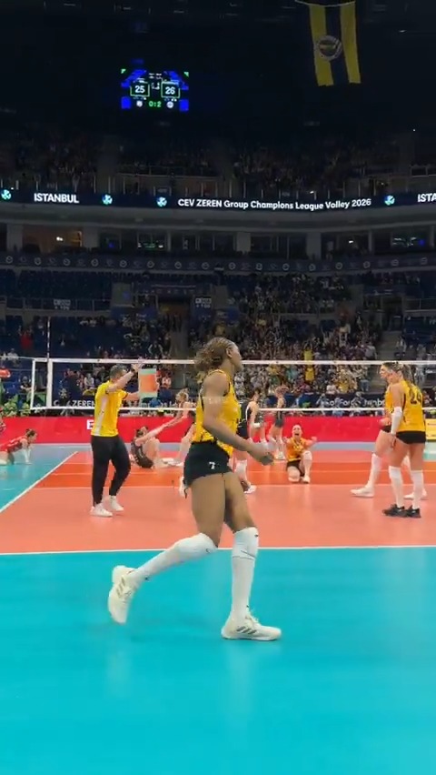3. setin kırılma anı! Ogbogu bloğuyla maçın Imoco'ya gitmesine izin vermiyor! #TRTSporDijital