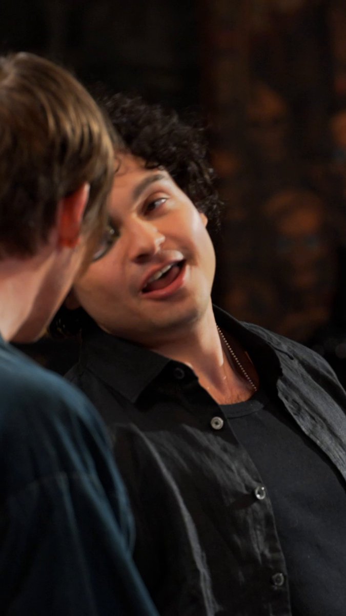 ted's Max Burkholder joins us for a special guest episode of Dungeon Masters!