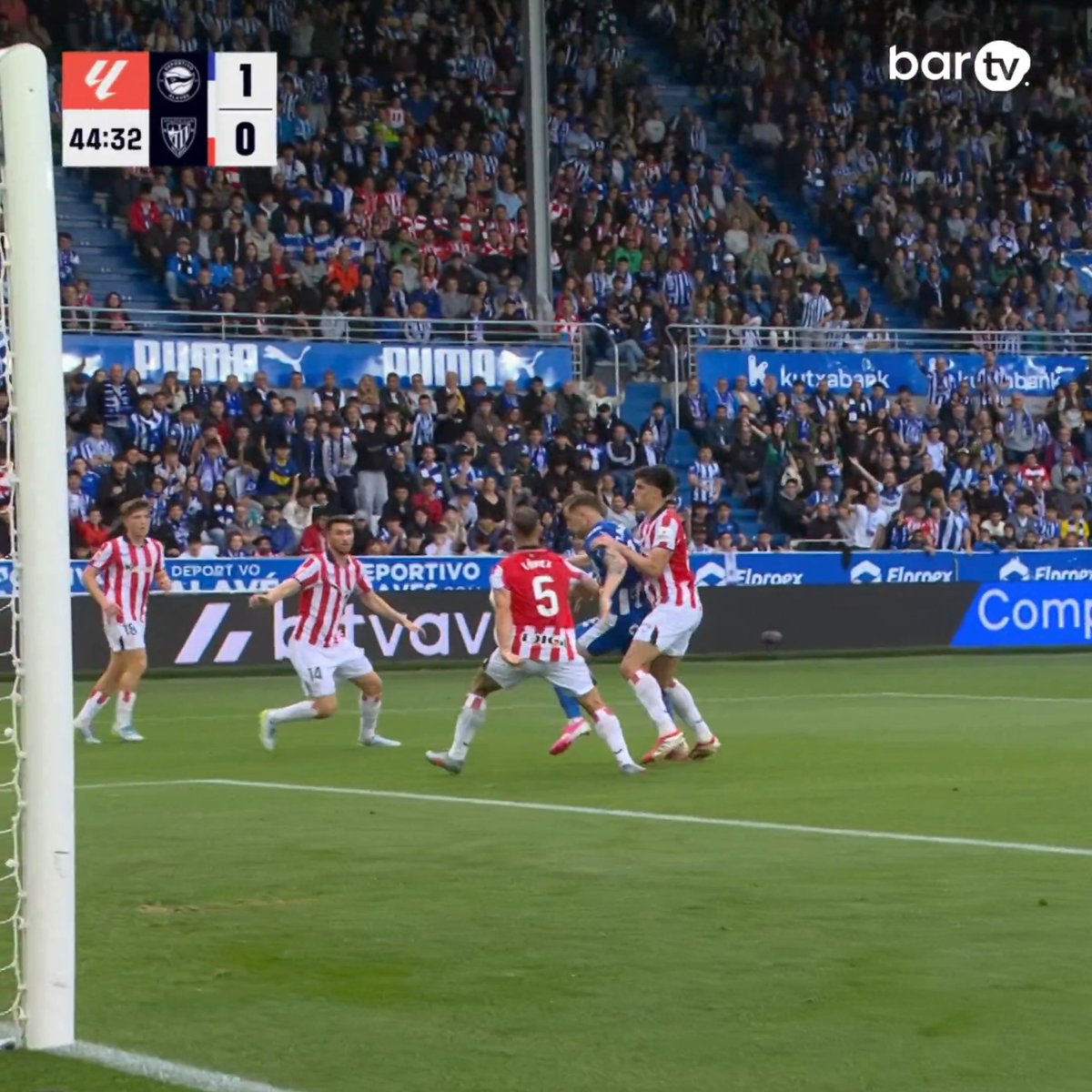 ¿En qué momento se te puede ocurrir pitar este penalti? Van a bochorno por jornada y aquí no pasa nada. Se han convertido en los protagonistas de LaLiga.