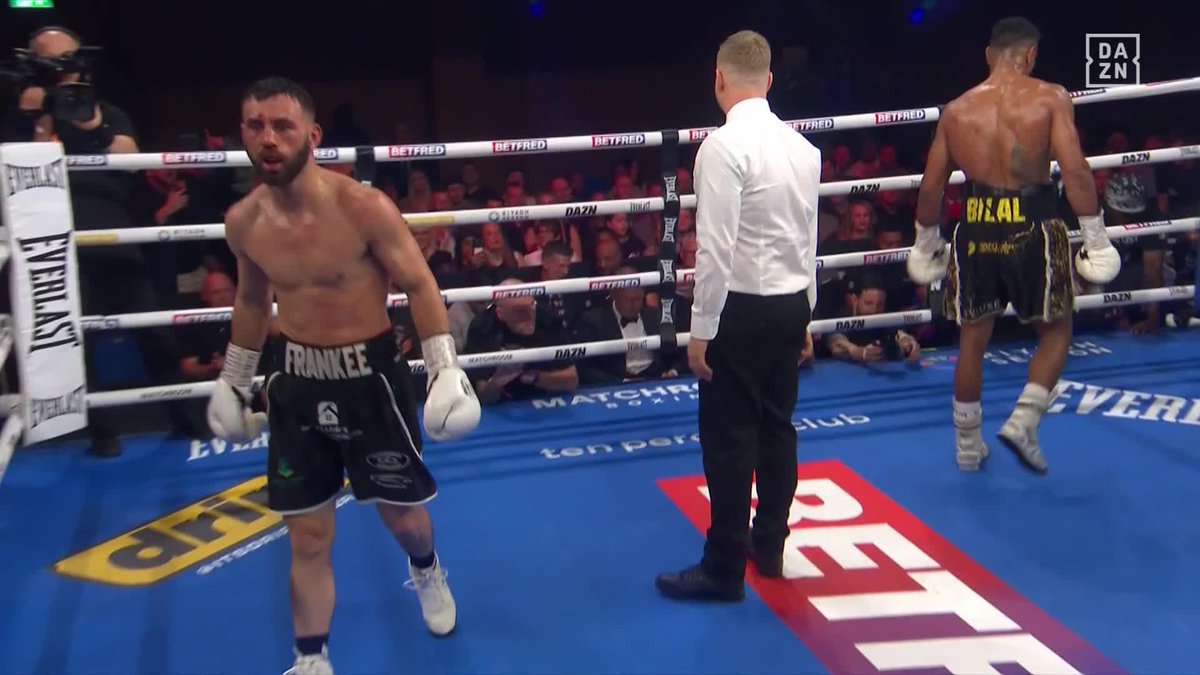 These two are REALLY going at it 🙌💥 #WalkerEggington | LIVE NOW on DAZN 🔉