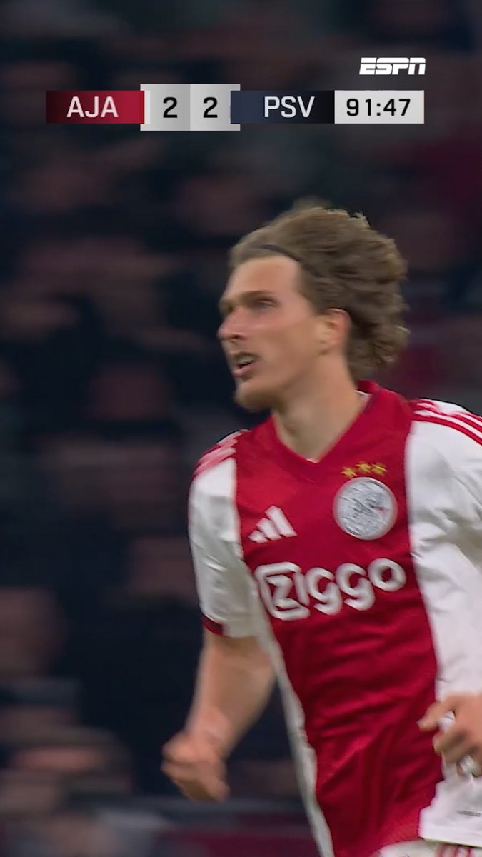 Mika Godts bezorgt Ajax in de 92e minuut een punt tegen PSV 😲⏱️ #ajapsv