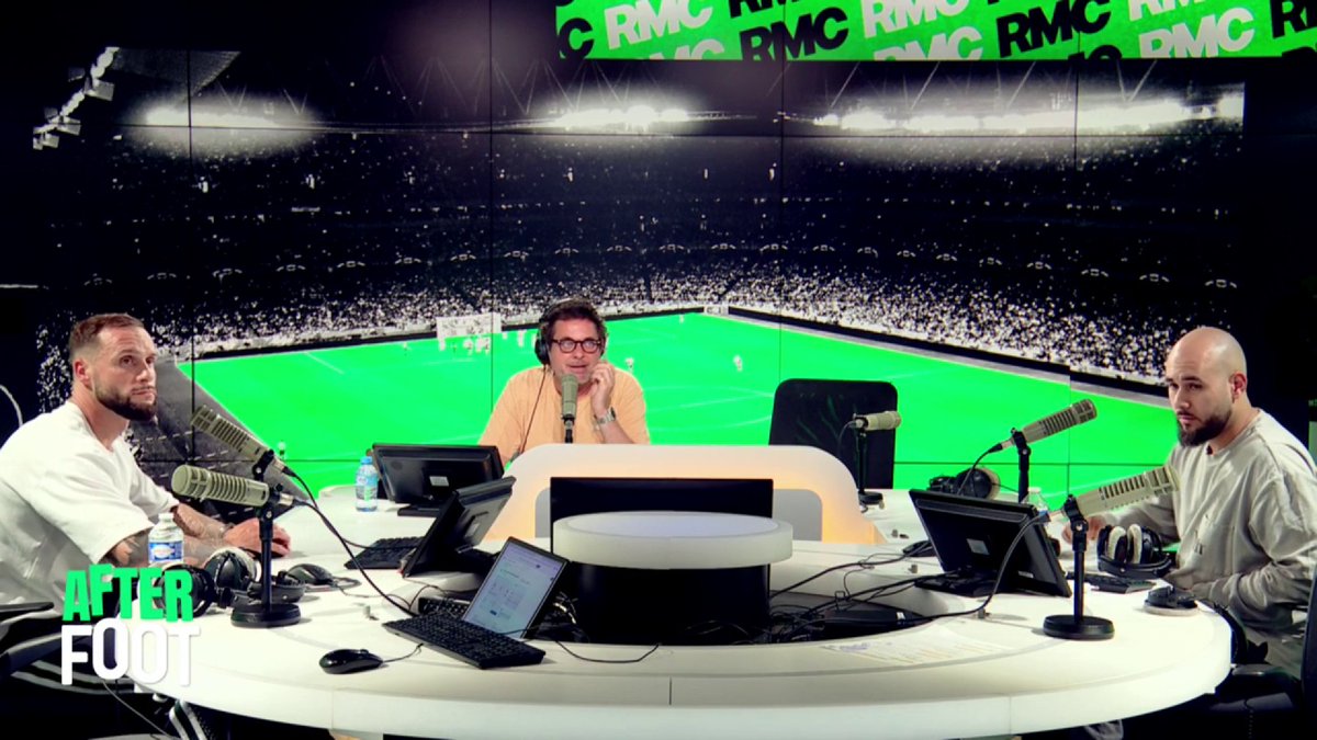 Choukry, supporter de l'OM, n'en peut plus de son équipe : "Je n'ai jamais vécu une saison aussi horrible que celle-ci. C'est un supplice de regarder les matchs. Les joueurs nous chient dessus. C'est honteux. Ils n'ont pas le droit de faire ça."