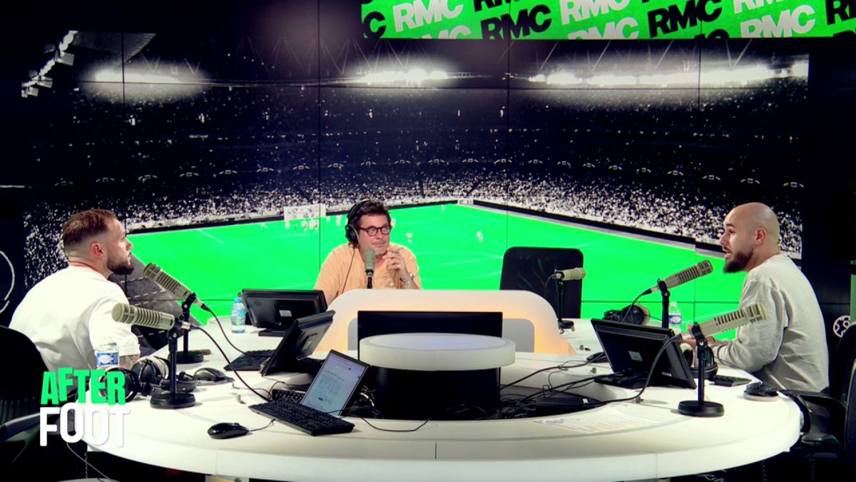 Walid : "Je suis un peu frustré et déçu par les Lensois. Leur finale pour le titre contre le PSG, ils auraient pu l'avoir. Ils n'ont pas su profiter des faux pas du PSG ces dernières semaines." Pour 𝚆𝚊𝚕𝚒𝚍 𝙰𝚌𝚑𝚎𝚛𝚌𝚑𝚘𝚞𝚛 et Maxime Chanot, Lens peut avoir des regrets