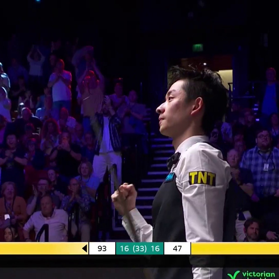 What a COMEBACK! 🤯 Wu Yize goes the distance with Mark Allen to prevail in the decider frame. He will play Shaun Murphy for the world title 🏆