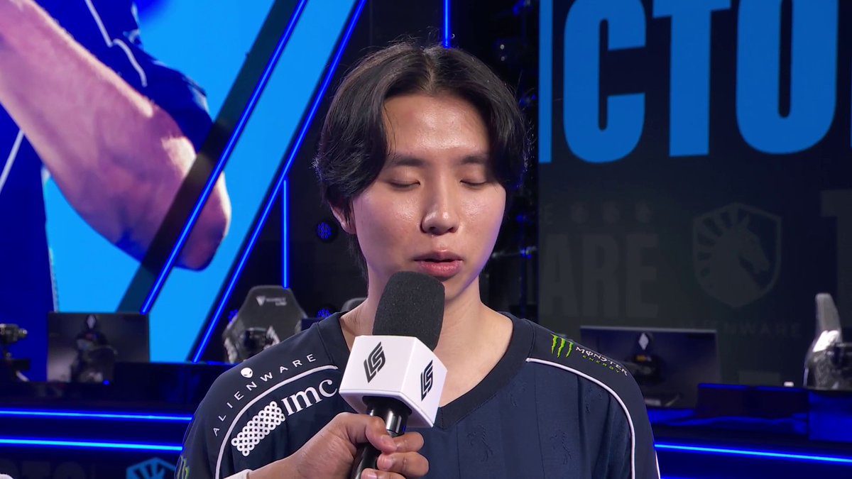 "To be honest, it's not hard. When I was in LCK, I was against Kiin and Zeus." 🤣