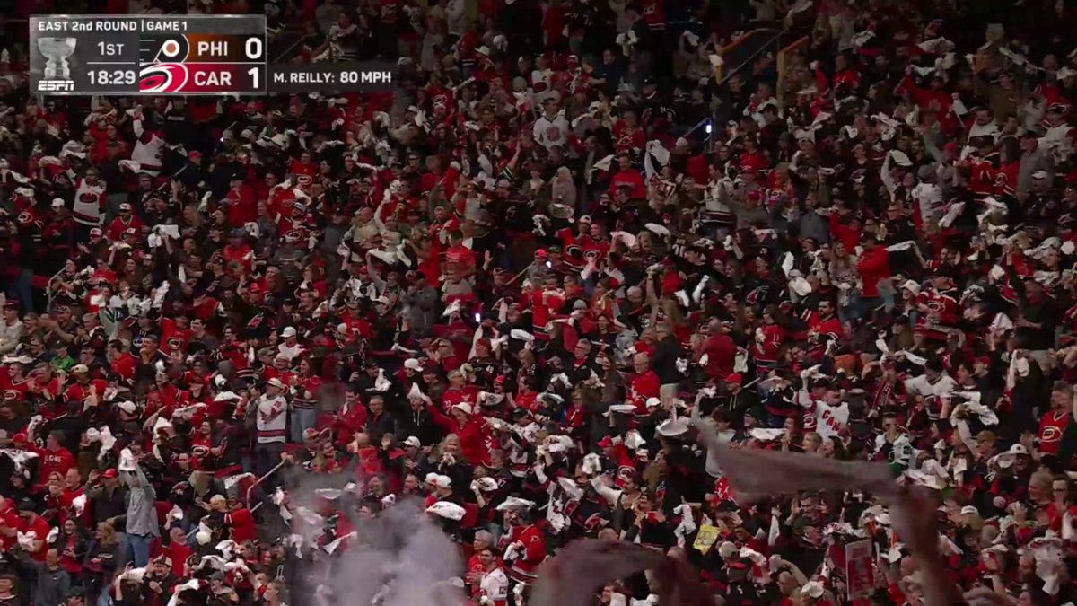 LOGAN STANKOVEN HAS THE FIRST GOAL OF THE SECOND ROUND 🚨 Watch Flyers-Canes on ABC and the ESPN App 👀