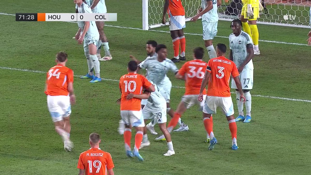 Lawrence Ennali puts Houston Dynamo FC ahead ‼️