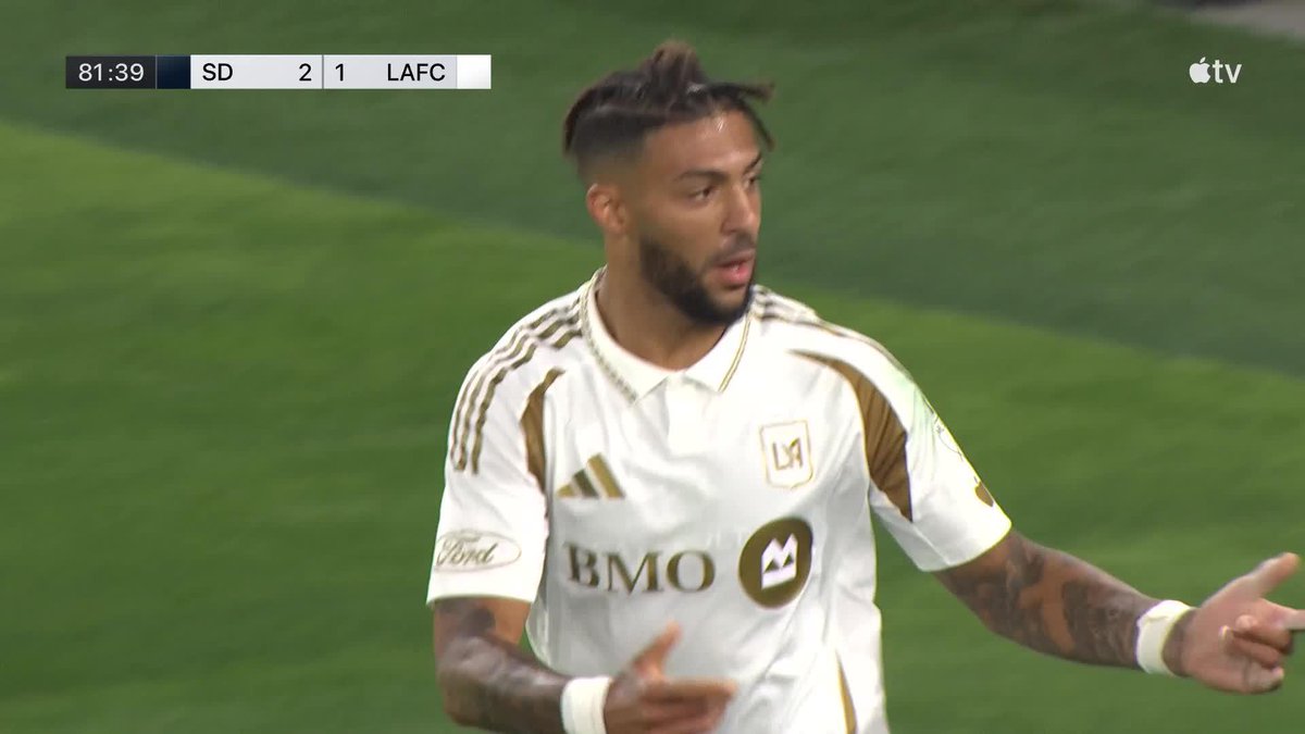 Son ➡️ Bouanga LAFC make it a one-goal game.