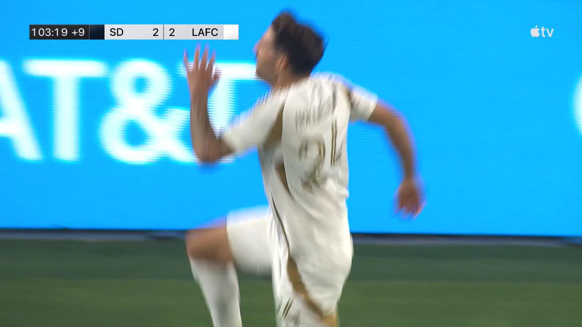 Ryan Hollingshead levels it for LAFC in stoppage time! 🔥