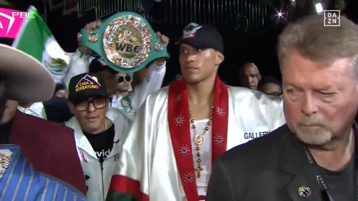 DAVID BENAVIDEZ JUST WALKED OUT WITH MIKE TYSON 🔥