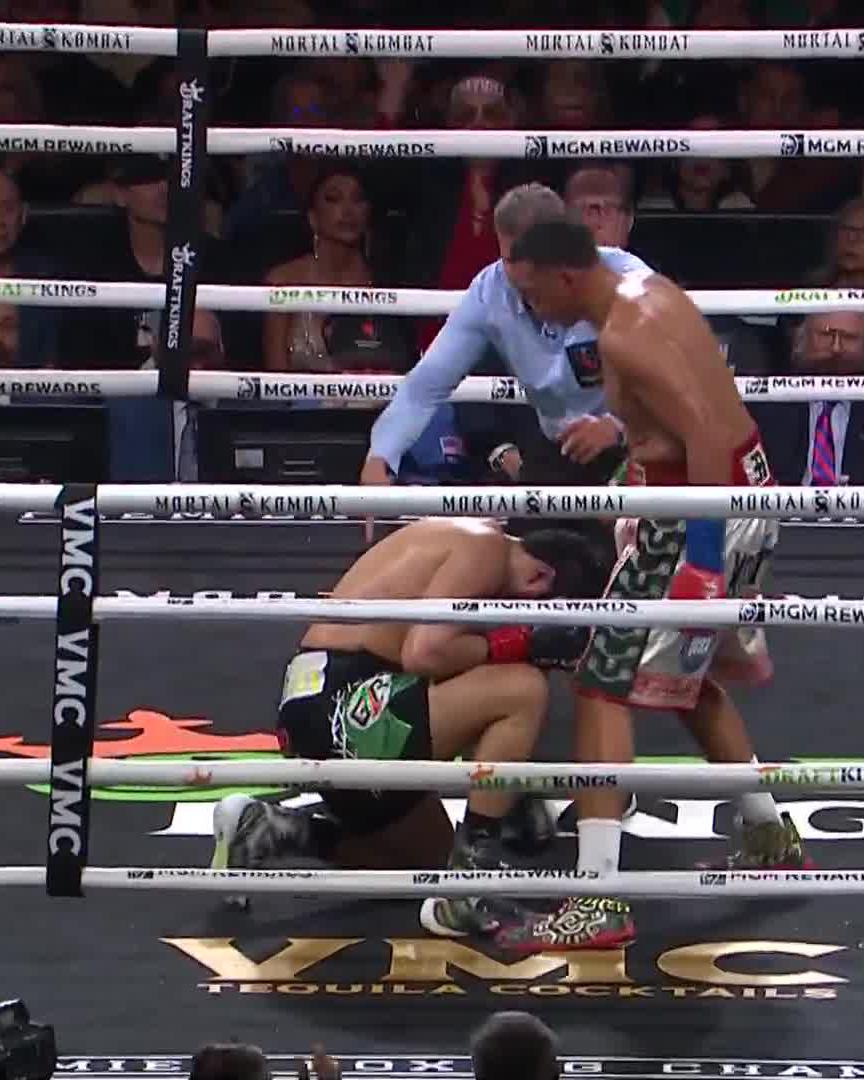 @BENAVIDEZ300 THE 🇲🇽 CONQUERER! THE FIRST BOXER IN HISTORY TO WIN TITLES AT 168, 175, AND 200 LBS. #BenavidezZurdo