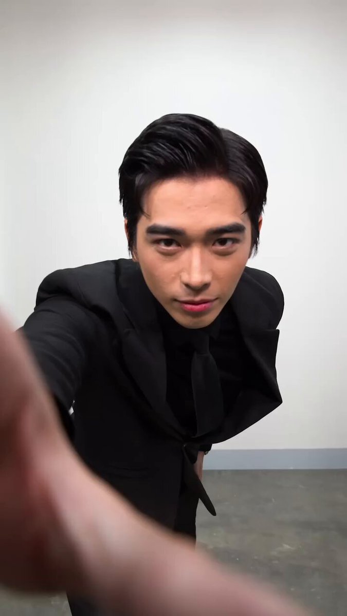 Ayan na s’ya! Ayan na s’ya! Ang BABO ni KPAPS! 🤭💘🫰🏻 Waaah!🐬 Subscribe on iWant to watch ALL EPISODES of #TheChambermaidsDaughter #GeLex #iWant #microdrama #TCDoniWant