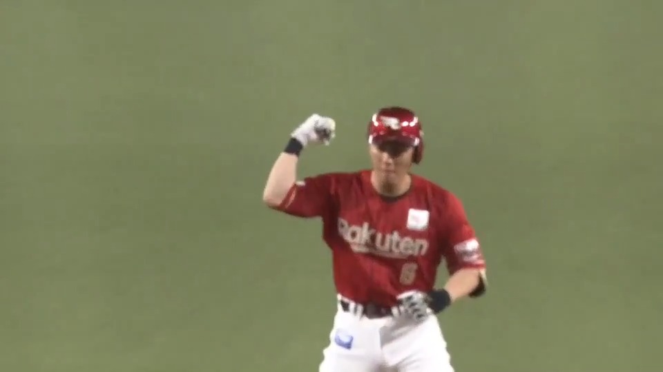 【9回表：H 0-7 E】 押し出しの四球で4点目が入ると、 #村林一輝 選手が走者一掃タイムリーで3点を追加！ #RakutenEagles #強鷲革新