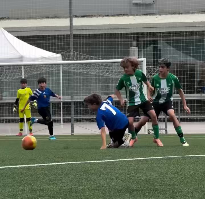 La conducción y el gol de Rubén Castro en categoría alevín. Calidad tiene