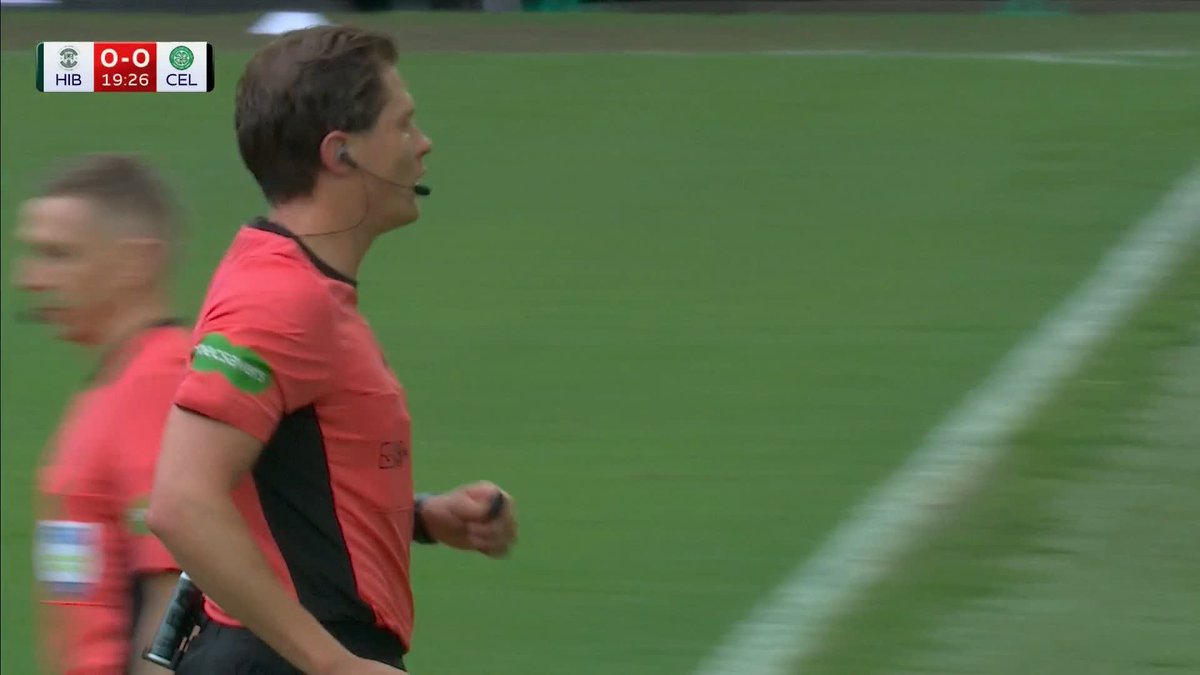 🟥 "A WILD challenge!" Hibs' Jamie McGrath is sent off against Celtic ⤵️