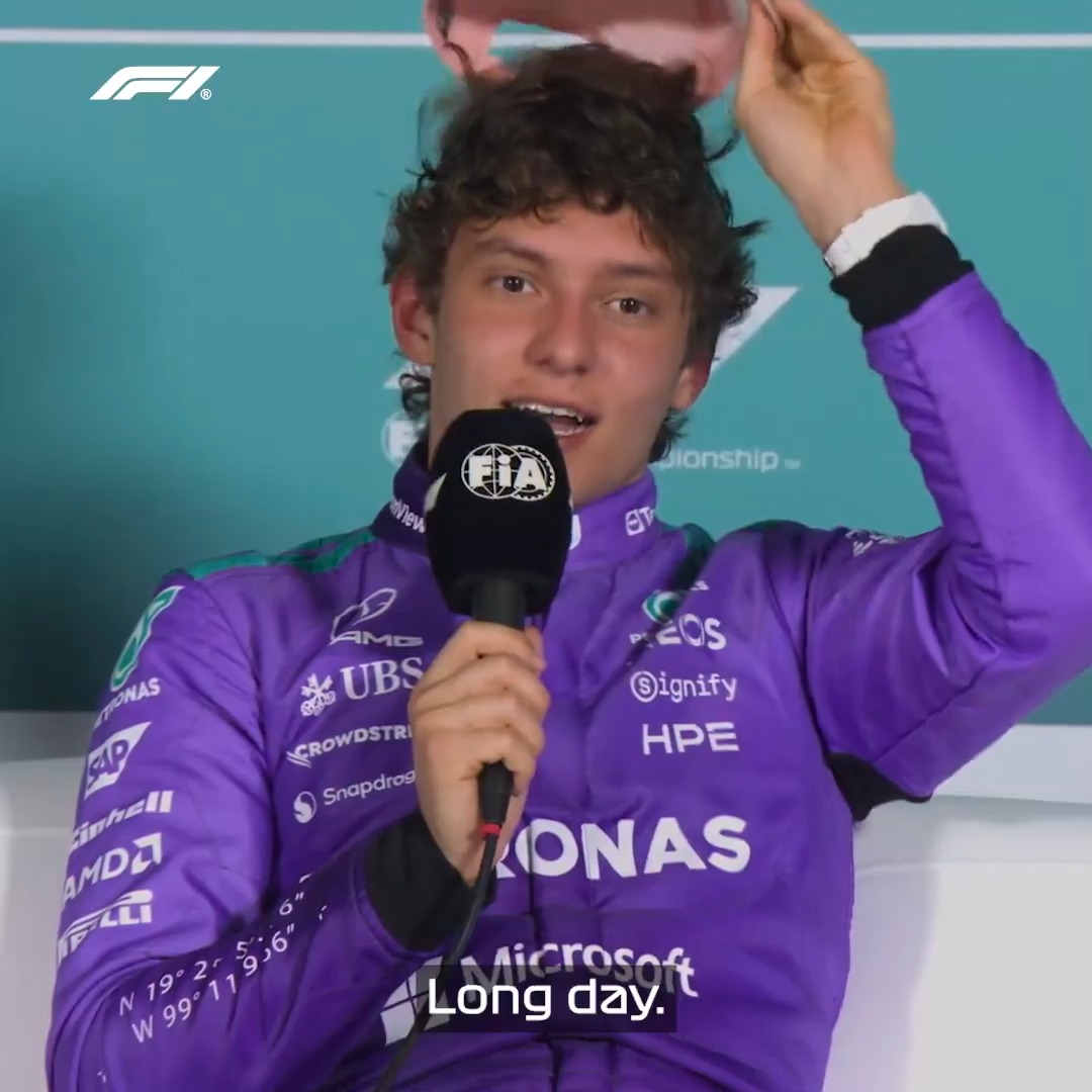 A hair-y moment for Kimi! 😅 #F1 #MiamiGP