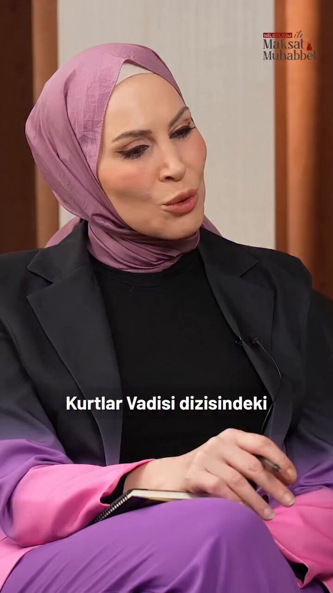 🔵 Kurtlar Vadisi dizisindeki "Şahin Ağa" rolüyle hafızalara kazınan Turgay Tanülkü: "Eşim bile bana bir konuda sert çıkarsam 'Şahinlik' yapma diyor. Toplum da kabul etti. Beni Turgay olarak görmüyor. Güzel bir şey."