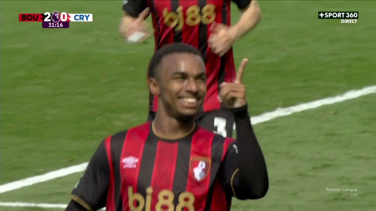 🇫🇷 ÉLI JUNIOR KROUPI DANS L'HISTOIRE DE LA PREMIER LEAGUE ! Le Français fait le break face à Palace et inscrit son 12e but de la saison en PL. Il égale le record de Fowler et de Keane, les joueurs de moins de 20 ans à inscrire 12 buts sur une saison de PL. #PremierLeague