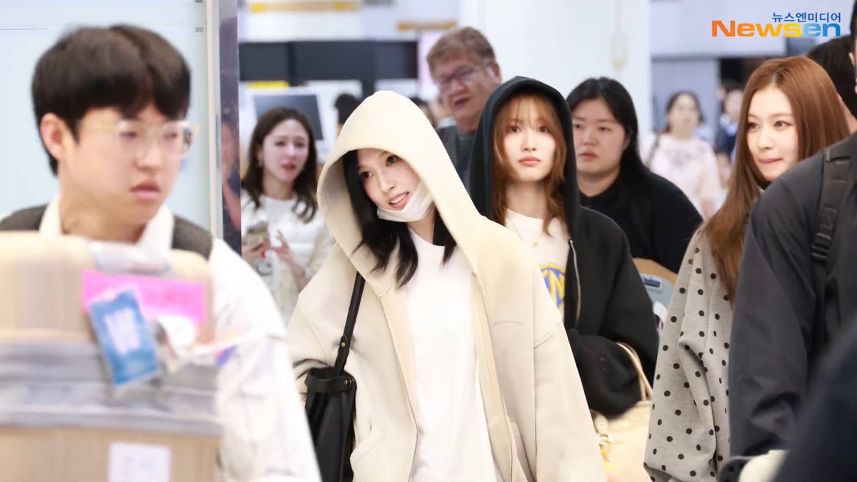 MISAMO has arrived back in Korea from Japan after the Japan National Stadium concerts, Sana's Haagen-Dazs event, RIM BY JINS event, and PLAY release events.