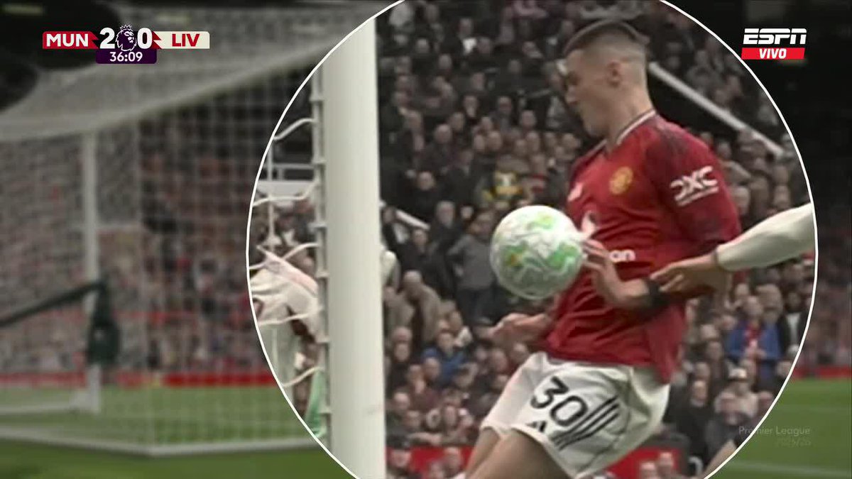 ❓ LA POLÉMICA DEL CLÁSICO: ¿HUBO MANO DE SESKO EN EL 2-0 PARCIAL DE MANCHESTER UNITED ANTE LIVERPOOL? 📺 Mirá la Premier League por #DisneyPlus Plan Premium