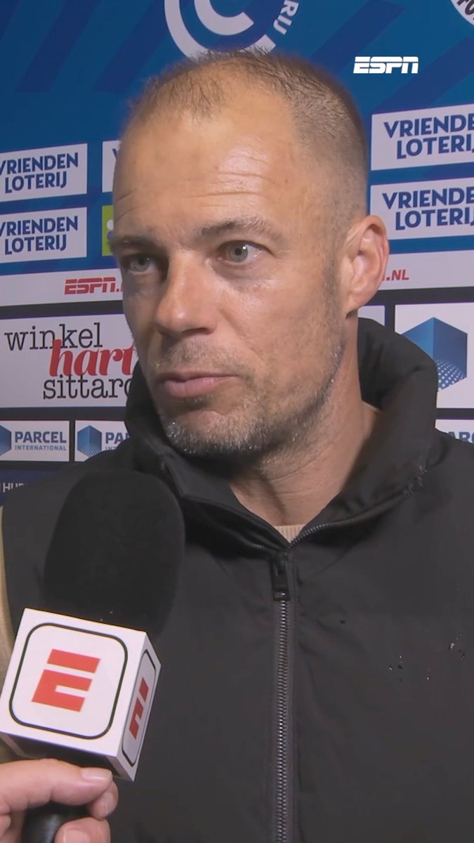 😳 De frustratie zit hoog bij Danny Buijs. "Ik dacht dat een traumahelikopter Timon Wellenreuther moest afvoeren." #forfey