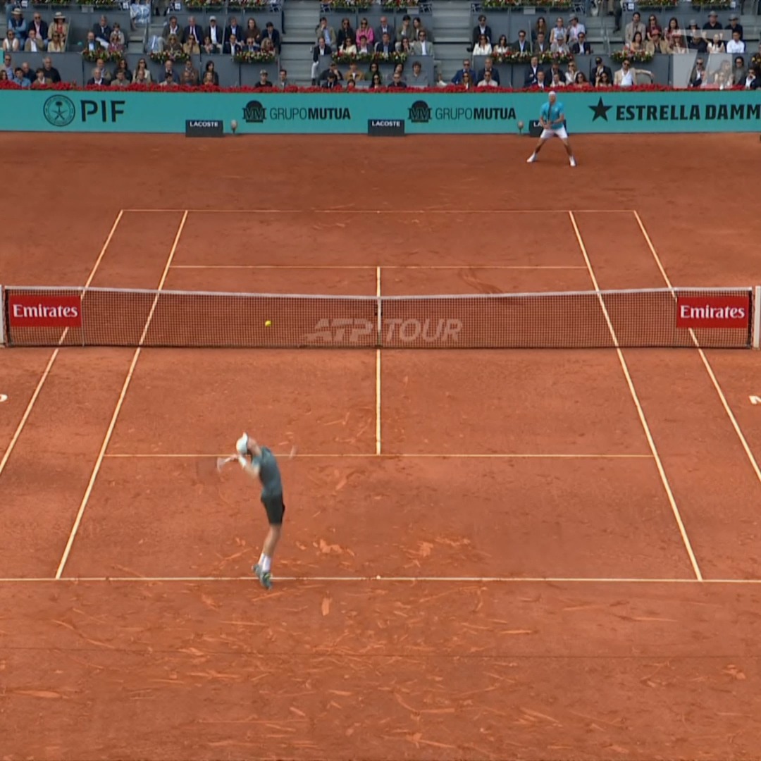 El set de Zverev ante Sinner: -Solo 11 puntos ganados -Ningún punto ganado con su 2do saque -Solo 4 puntos con su 1er saque -Solo 2 winners -6 errores La diferencia entre el 1 y el 3 del mundo es ABISMAL a día de hoy 😳😳