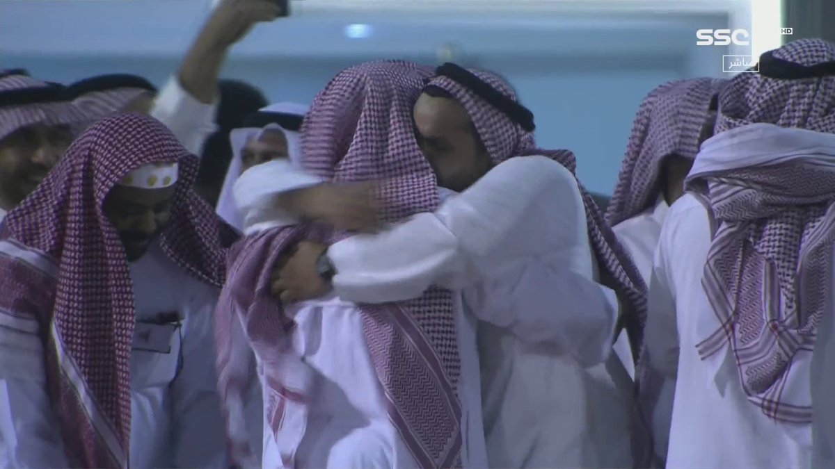 والله مستعد ادفع كل ماملك عشان اشوف هاللقطة تتكرر مع النصر ياعالم