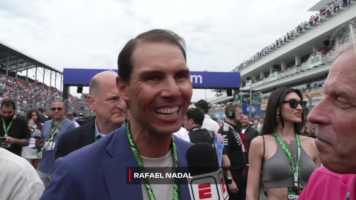 🇪🇸 Rafa Nadal, un fanático más en el #MiamiGP. 👏🏎️