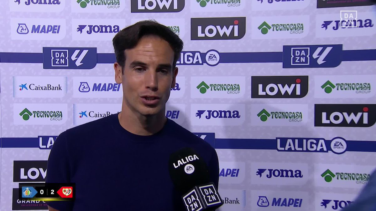 "Sergio Camello es un chico excelente. Cuando uno no juega se ve de qué pie cojea, pero su esencia es pura" 🗣️ Iñigo Pérez se deshace en elogios a su delantero 🫂 #LALIGAenDAZN ⚽