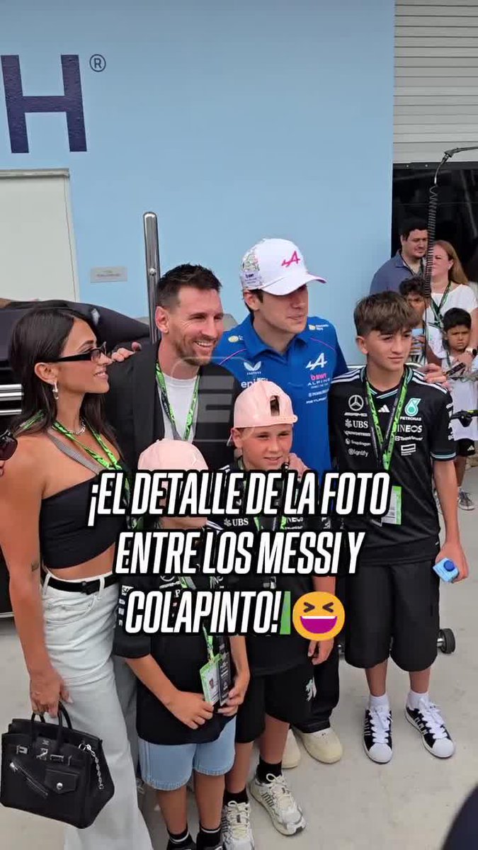 🇦🇷🙌 MÁS DE CERCA: Messi y Colapinto, juntos a pocos minutos del inicio del #MiamiGP. ▶️ Mirá la 🏁 #F1 en el Plan Premium de #DisneyPlus