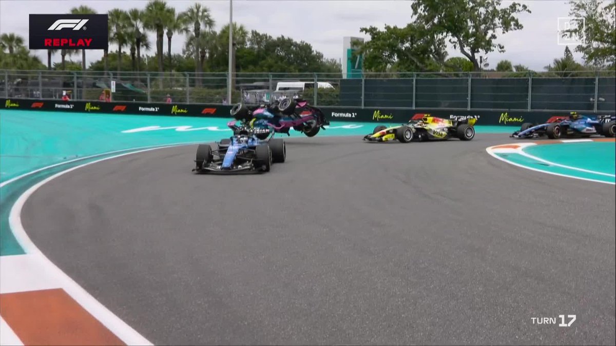 ¡QUÉ ACCIDENTE DE GASLY DANDO UNA VUELTA DE CAMPANA DESPUÉS DE QUE LAWSON SE LO LLEVARA PUESTO! 😱😱😱😱 #MiamiDAZNF1 🇺🇸