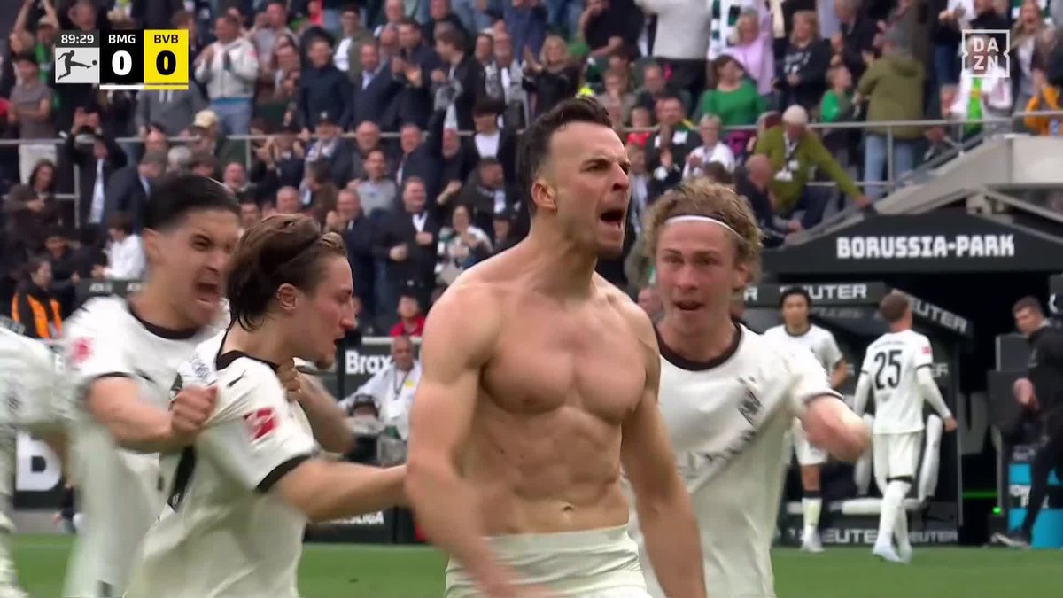 VAR→歓喜の一部残留 ラインギリギリの抜け出しから 🇧🇦タバコヴィッチが決勝ゴール⚡️ 劇的な展開でボルシアMGが ブンデスリーガ一部残留を決める💪 🇩🇪ブンデスリーガ第32節 🆚ボルシアMG×ドルトムント 📺DAZN ライブ配信中 #ブンデスリーガ #だったらDAZN