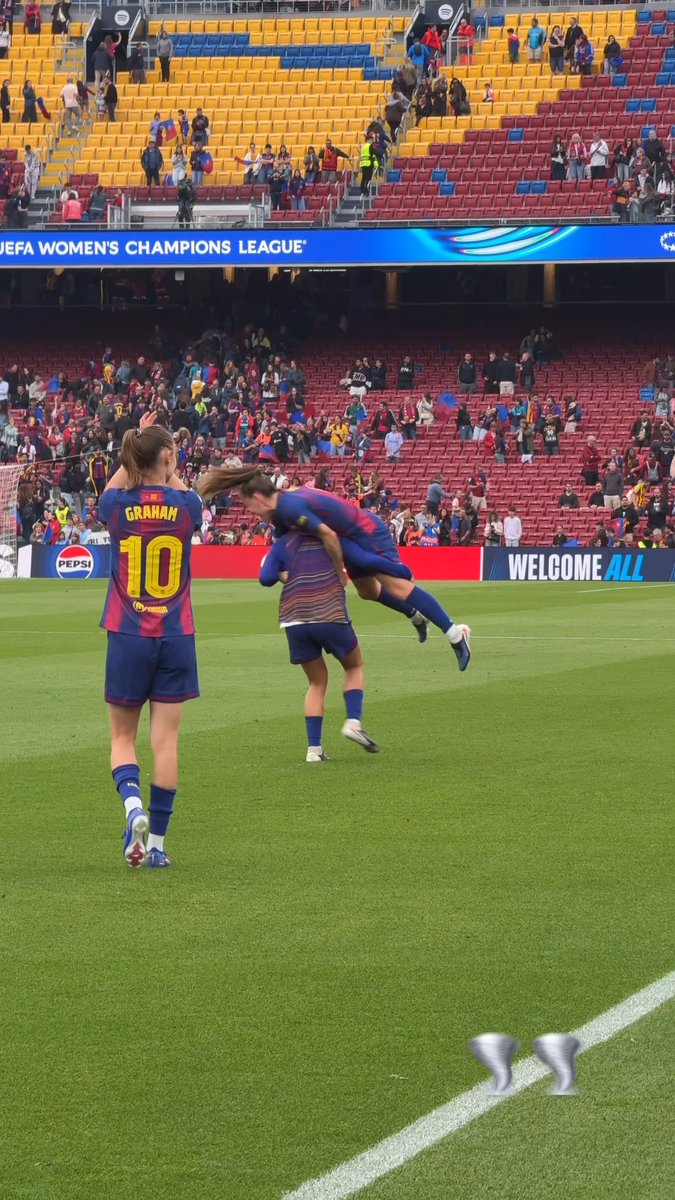 Kika and Clàudia Pina are having too much fun 😂
