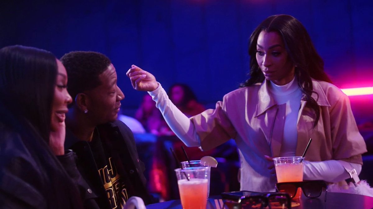 Awkward. Complicated. Yeah, that’s it. 👀😭 #LHHATL