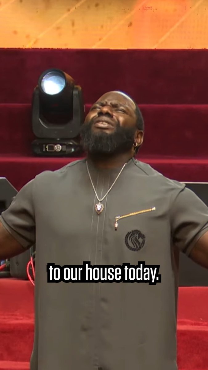 This Nigerian pastor said a prayer for Man United before their game vs. Liverpool and got his wish 😂 🙏