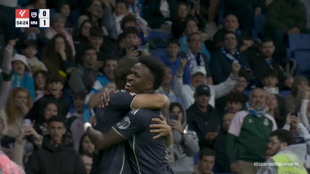 What a goal by Vini Jr. to keep Real Madrid alive in the title race 😨