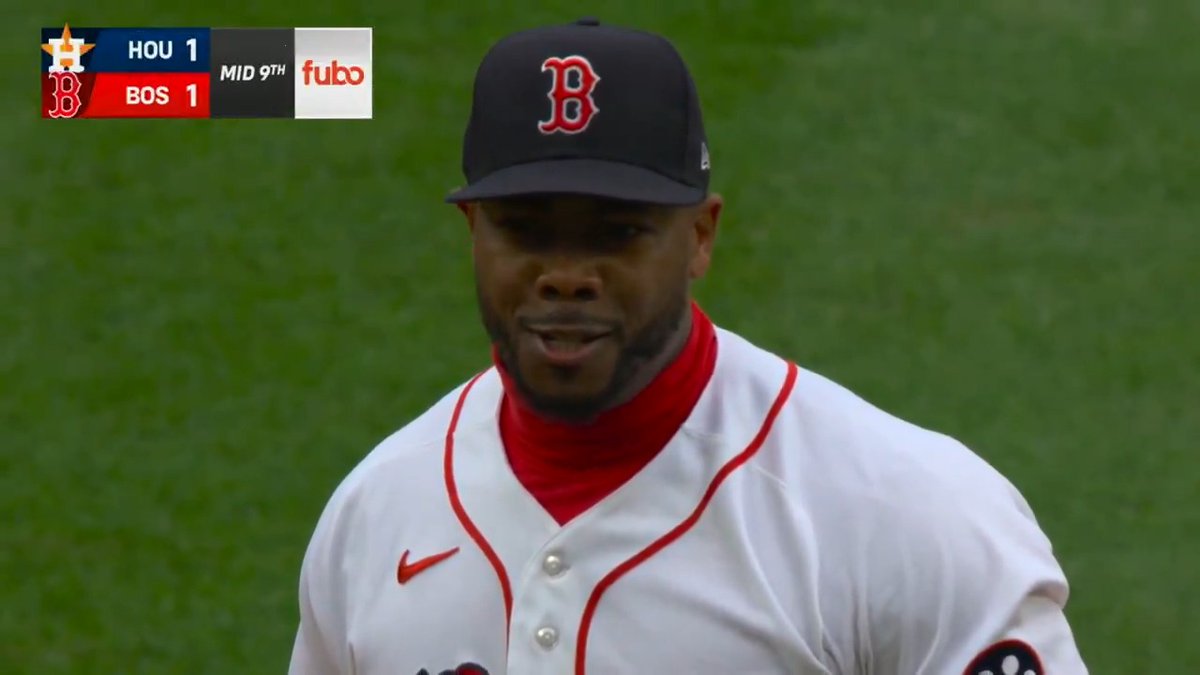 100 MPH 🔥 Aroldis Chapman wins the battle vs. Yordan Alvarez!