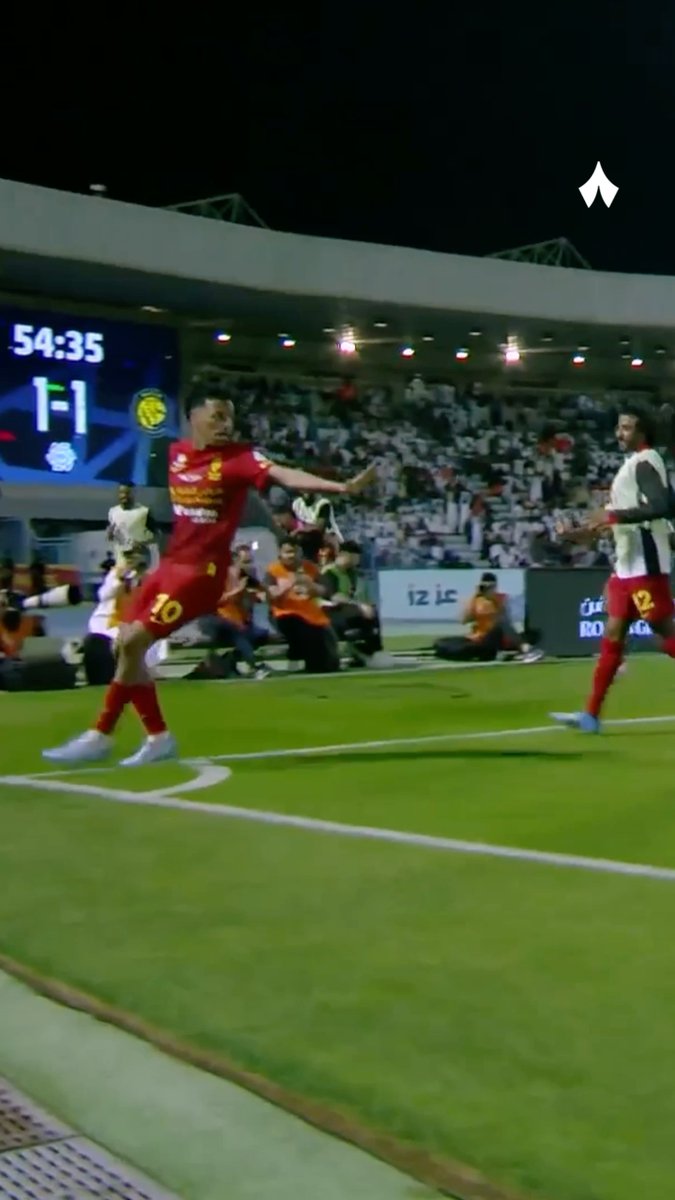 القادسية أول فريق يحقق 5 انتصارات متتالية على النصر في تاريخ الدوري السعودي للمحترفين 🏆🔥 تقرير يسلّط الضوء على التفوّق الفني لرودجرز على جيسوس في قمة الجولة 🧠📊