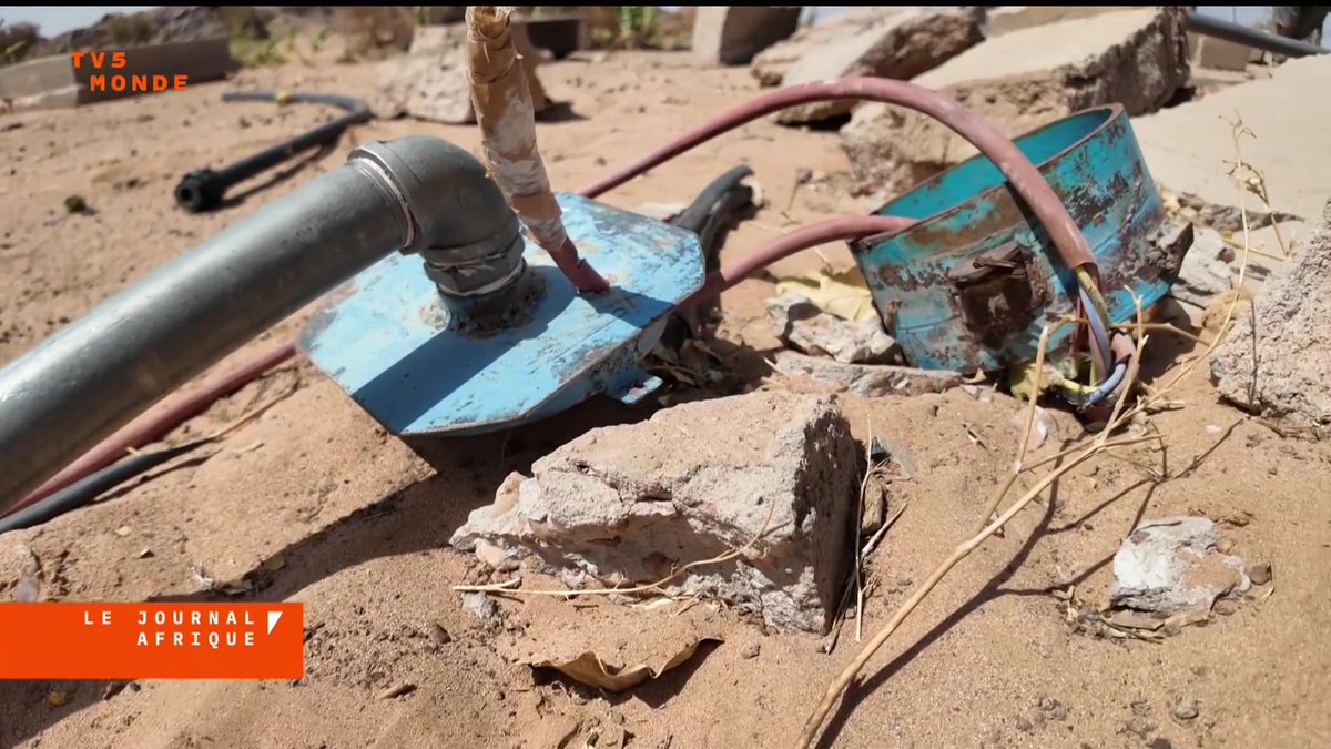 Mali : à Tessalit et dans ses alentours, après le retrait de l'Africa Corps suite aux attaques coordonnées du JNIM et du FLA, les habitants reviennent chez eux. Comme dans ce hameau où l'unique point d'eau notamment a été saboté, selon les riverains, par les militaires russes.