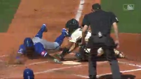 Salvador Perez: fleet of foot AND nimble 😤