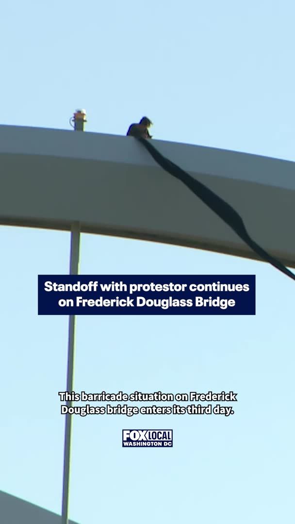A protestor has spent a second night in a tent atop the Frederick Douglass Bridge in DC, planning to remain on the structure until his demands—an end to the war in Iran and a global ban on artificial intelligence—are met. Officials are warning commuters to expect ongoing lane restrictions and significant delays heading into Monday morning's rush hour. FOX 5's Regina Yurrita reports.