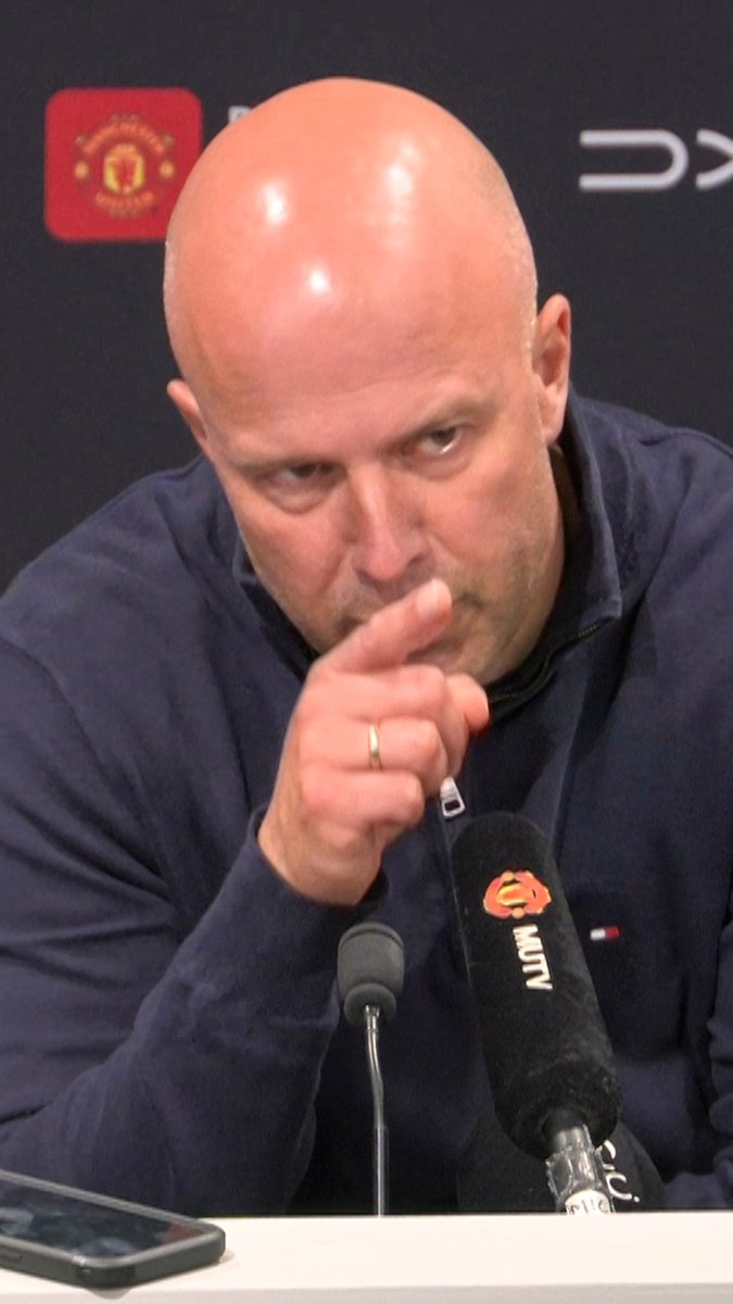 ‘The decisions have gone against us every single game… This is a complete pattern.’ 🗣️ Arne Slot was left 𝐟𝐮𝐦𝐢𝐧𝐠 in his press conference after Liverpool lost to Manchester United at Old Trafford. #StanSportAU #PremierLeague