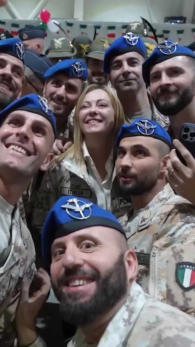 In occasione del 165° Anniversario della costituzione dell’Esercito Italiano Italiano i miei auguri vanno alle donne e agli uomini in uniforme per il prezioso servizio che ogni giorno rendono alla Nazione e nelle missioni internazionali per la pace. Il vostro impegno non è solo una professione, ma una scelta di vita fatta di responsabilità e amore per la Patria. Affrontate sfide spesso difficili, e lo fate in silenzio e senza acclamazioni, ma l’Italia intera conosce il vostro sacrificio che è esempio concreto di professionalità e senso del dovere. A tutti voi la più sincera riconoscenza. Auguri.