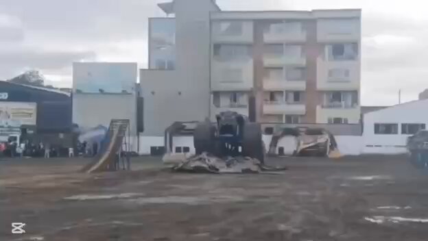 🇨🇴 A 10-year-old girl and another person were killed and 37 injured when a monster truck struck a crowd in Popayán, Colombia Sad