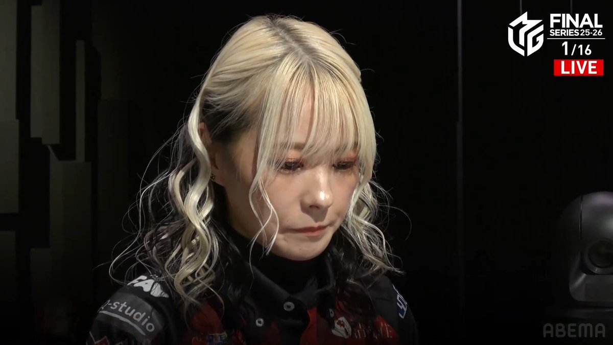 #Mリーグ 2025-26試合ダイジェスト📹 南4局 #二階堂亜樹 選手の逆転トップの満貫ツモ! トップには満貫ツモ条件の亜樹選手 ドラ1の手牌でカン🀉待ちリーチに踏み切る! 親の大介選手のリーチを受けるも 亜樹選手が🀉ツモ! 裏ドラも乗り値千金のトップをもぎ取る! 👇動画タップで今すぐ無料視聴