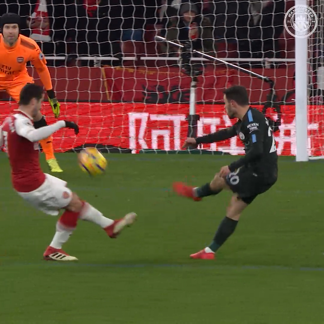 Leroy Sane'den koşu 🏃‍♂️ Bernardo Silva'dan bitiriş 🎯 Sizce yeni sezonda bu ikiliyi Galatasaray formasıyla izleyebilecek miyiz?