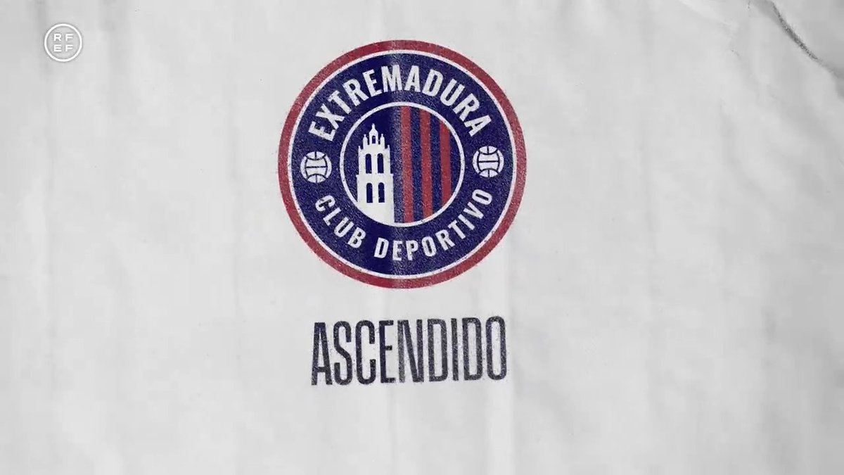 🤯 La épica no pudo faltar en el cuarto ascenso consecutivo del CD EXTREMADURA. 🏆 2022/23: Campeón 2ª Extremeña 🏆 2023/24: Campeón 1ª Extremeña. 🏆 2024/25: Campeón #TerceraFederación. 🏆 2025/26: Campeón #SegundaFederación. #PrimeraFederación | #VersusELearning