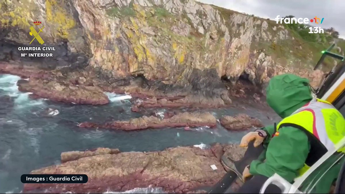 La coque du pêcheur disparu vient d'être retrouvée sur la côte espagnole. Aussitôt deux hélicoptères ont été dépêchés sur zone. Des débris de l’embarcation ont été observés à la surface de l’eau. L’émotion s’est emparée du port du Finistère. #JT13H