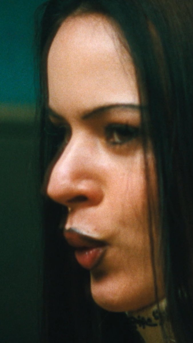 Mi Rosi dándole el soundtrack perfecto a la escena. #Euphoria
